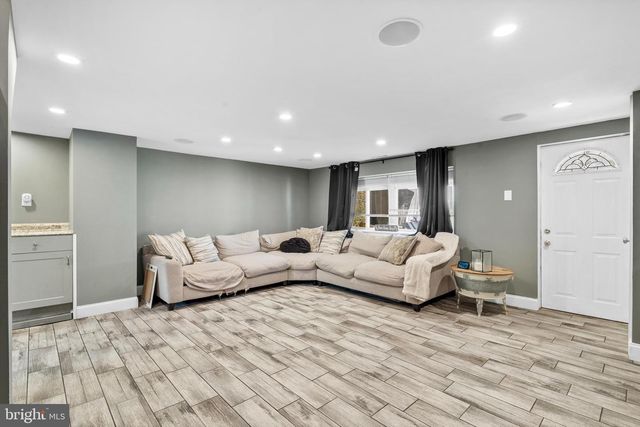 12449 SWEET BRIAR RD, Philadelphia, PA 19154