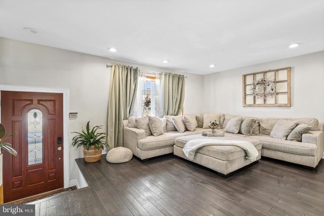 12449 SWEET BRIAR RD, Philadelphia, PA 19154