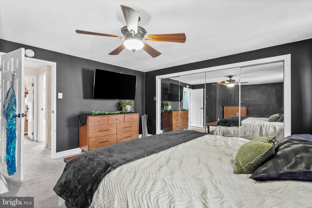 Image 18 of property listing at 12449 SWEET BRIAR RD, Philadelphia, PA 19154