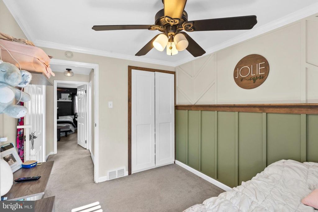 Image 22 of property listing at 12449 SWEET BRIAR RD, Philadelphia, PA 19154