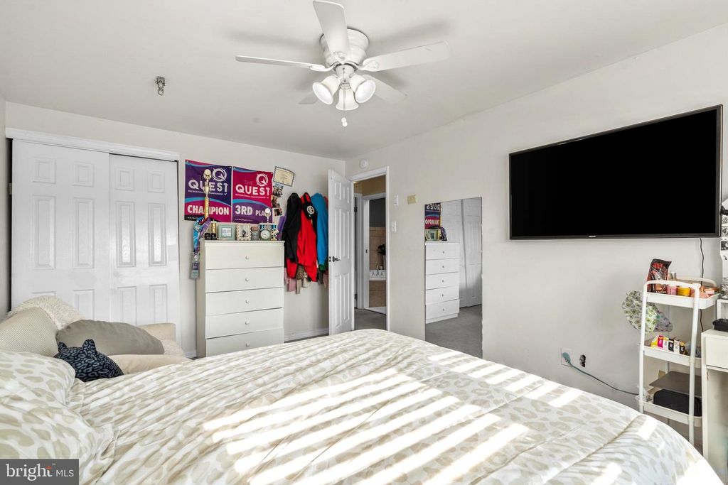 Image 24 of property listing at 12449 SWEET BRIAR RD, Philadelphia, PA 19154