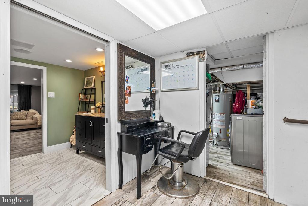 Image 30 of property listing at 12449 SWEET BRIAR RD, Philadelphia, PA 19154