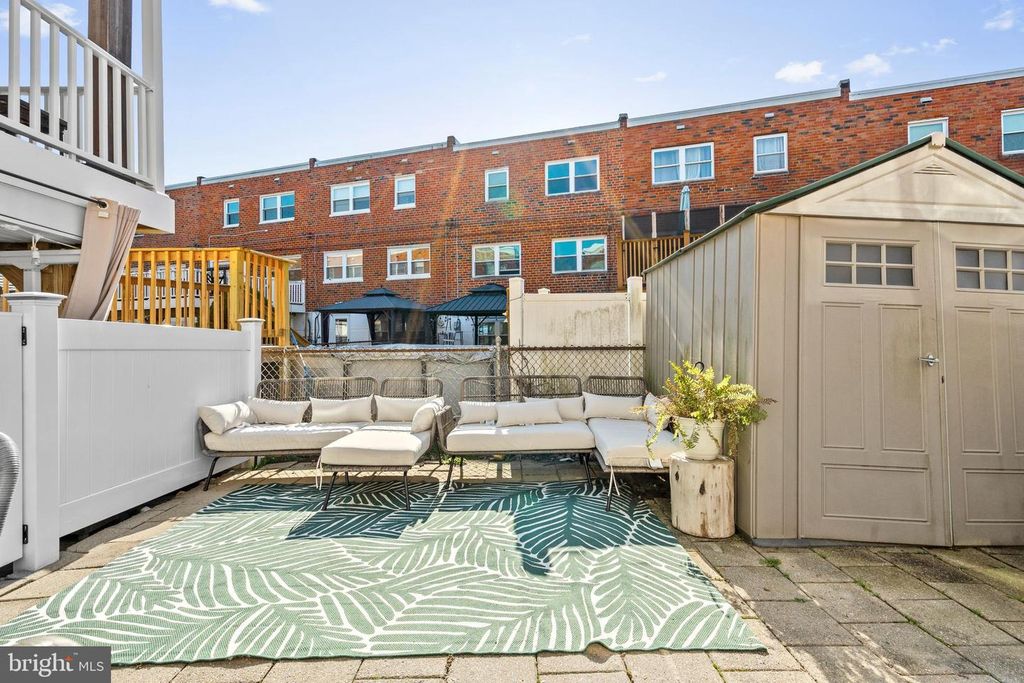 Image 32 of property listing at 12449 SWEET BRIAR RD, Philadelphia, PA 19154