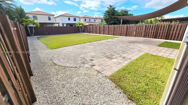 10032 NW 87th Ter, Doral, FL 33178