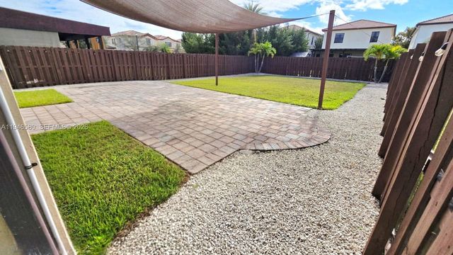 10032 NW 87th Ter, Doral, FL 33178