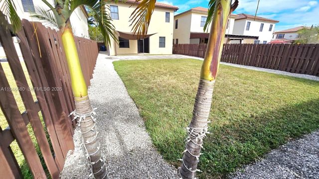 10032 NW 87th Ter, Doral, FL 33178