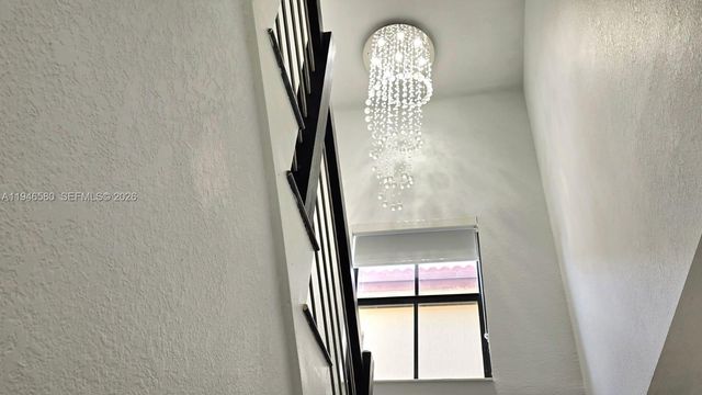 10032 NW 87th Ter, Doral, FL 33178