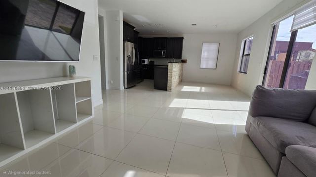 10032 NW 87th Ter, Doral, FL 33178