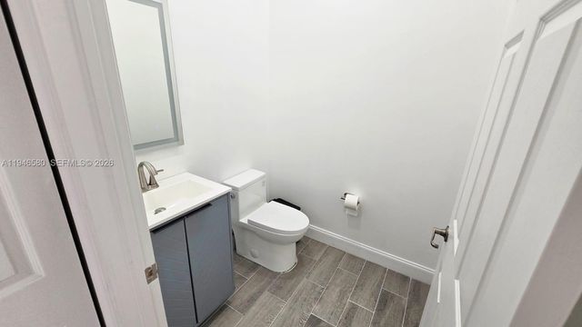 10032 NW 87th Ter, Doral, FL 33178