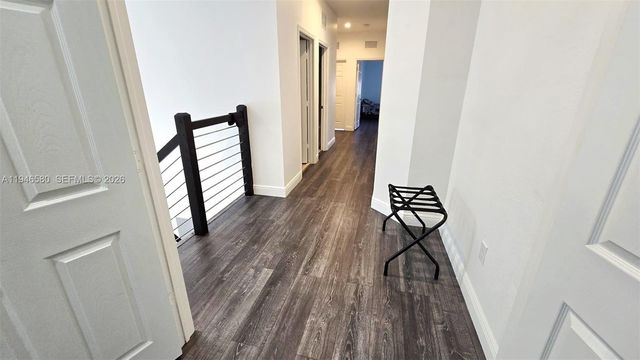 10032 NW 87th Ter, Doral, FL 33178