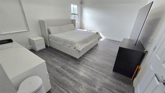 10032 NW 87th Ter, Doral, FL 33178