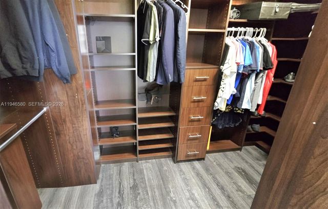 10032 NW 87th Ter, Doral, FL 33178