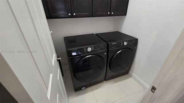 10032 NW 87th Ter, Doral, FL 33178