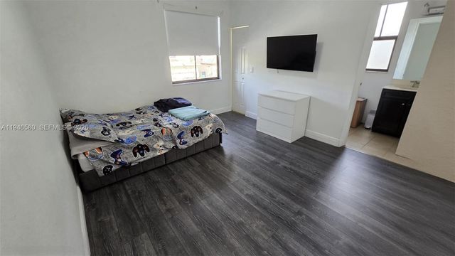 10032 NW 87th Ter, Doral, FL 33178