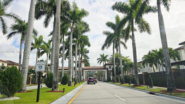 10032 NW 87th Ter, Doral, FL 33178