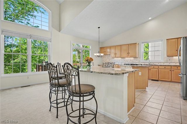 975 W Parkway Boulevard, Aurora, OH 44202
