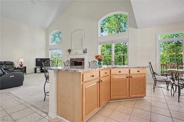 975 W Parkway Boulevard, Aurora, OH 44202