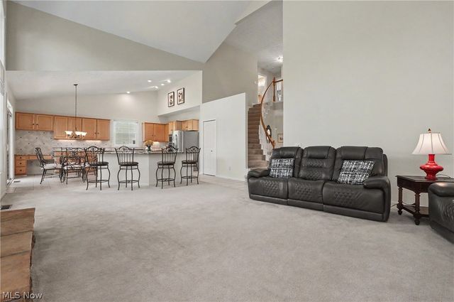 975 W Parkway Boulevard, Aurora, OH 44202