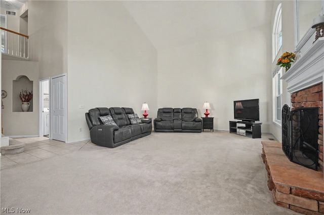 975 W Parkway Boulevard, Aurora, OH 44202