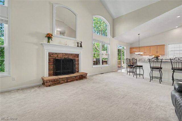 975 W Parkway Boulevard, Aurora, OH 44202