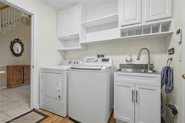 975 W Parkway Boulevard, Aurora, OH 44202
