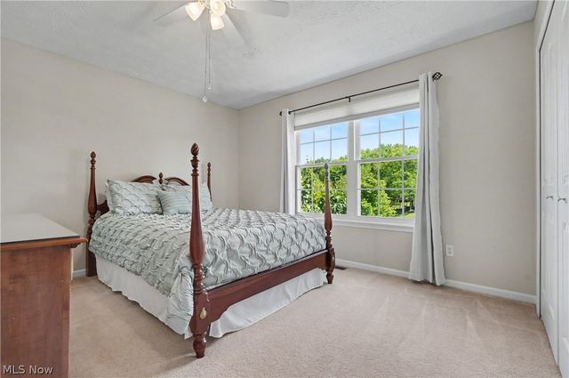 975 W Parkway Boulevard, Aurora, OH 44202