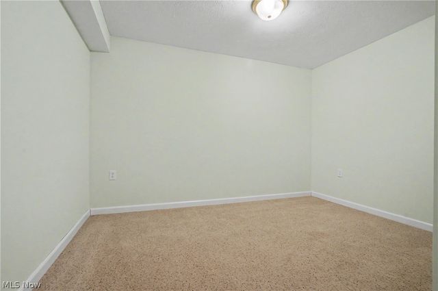 975 W Parkway Boulevard, Aurora, OH 44202