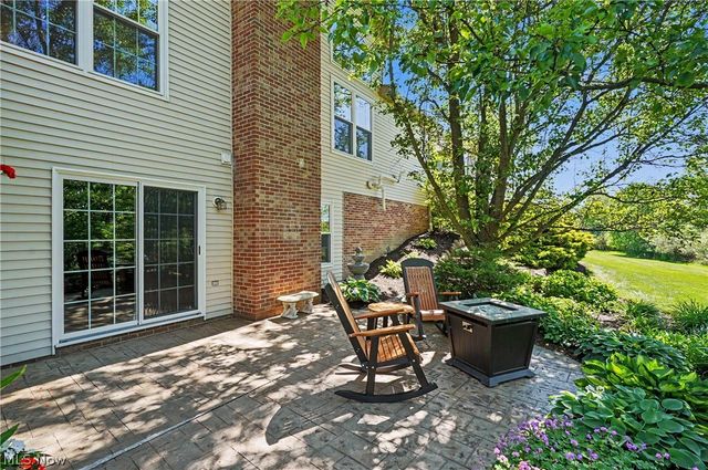975 W Parkway Boulevard, Aurora, OH 44202