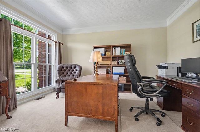 975 W Parkway Boulevard, Aurora, OH 44202
