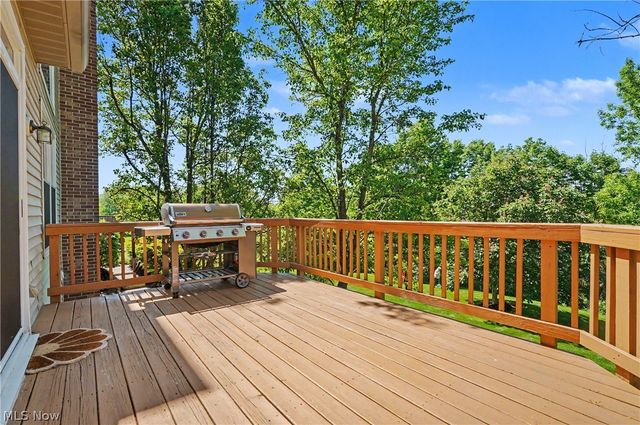 975 W Parkway Boulevard, Aurora, OH 44202