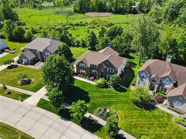 975 W Parkway Boulevard, Aurora, OH 44202