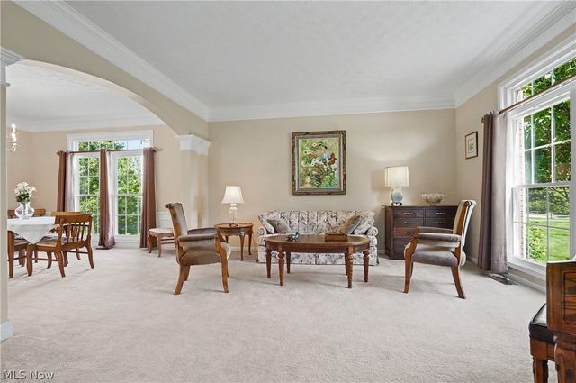975 W Parkway Boulevard, Aurora, OH 44202