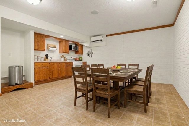 12454 Stoney Drive, Middlebury, IN 46540