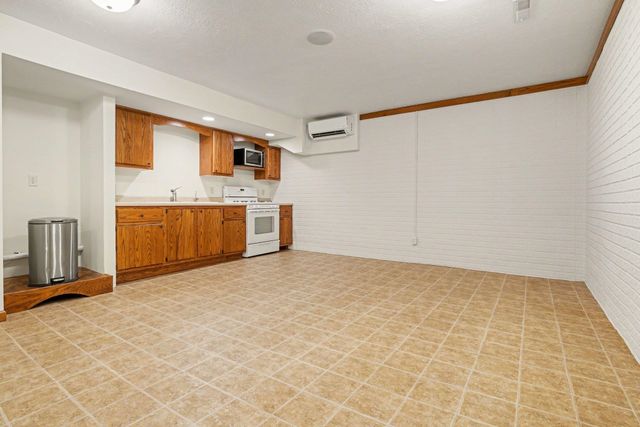 12454 Stoney Drive, Middlebury, IN 46540