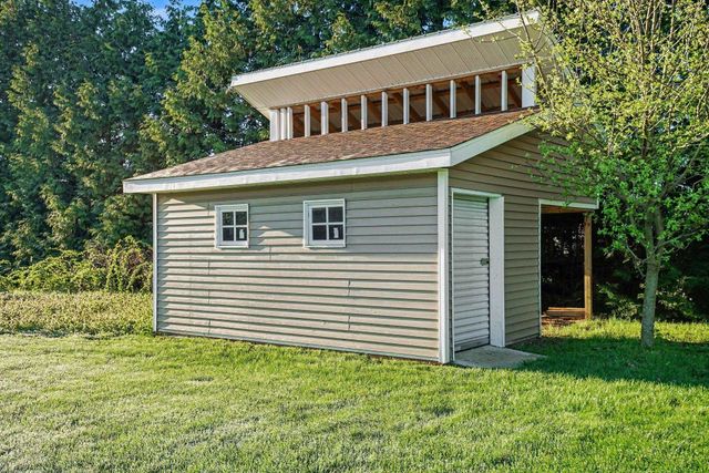 12454 Stoney Drive, Middlebury, IN 46540