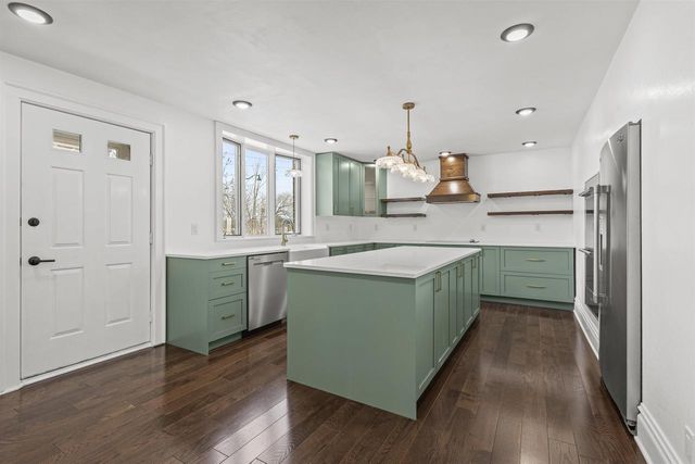 2157 RIVERSIDE AVENUE, Marinette, WI 54143