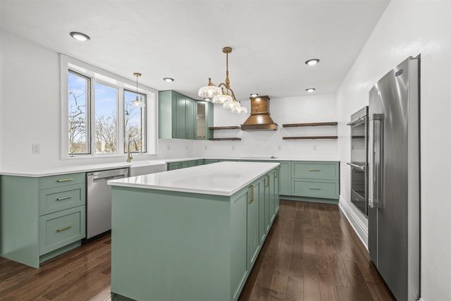 2157 RIVERSIDE AVENUE, Marinette, WI 54143