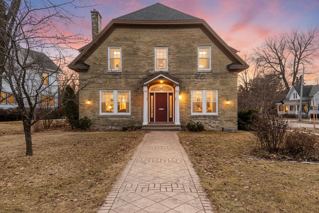 2157 RIVERSIDE AVENUE, Marinette, WI 54143