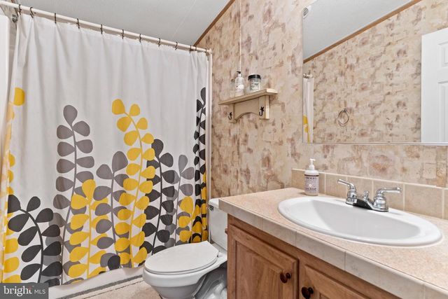66 MEADOWVIEW DR, New Bloomfield, PA 17068