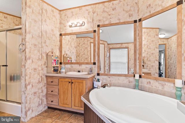 66 MEADOWVIEW DR, New Bloomfield, PA 17068