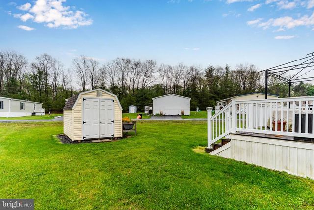 66 MEADOWVIEW DR, New Bloomfield, PA 17068