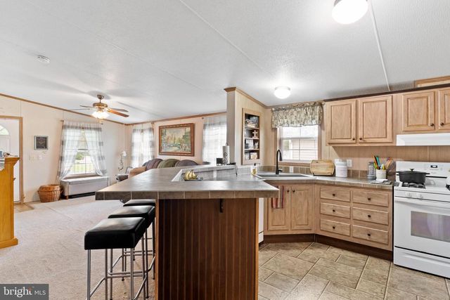 66 MEADOWVIEW DR, New Bloomfield, PA 17068