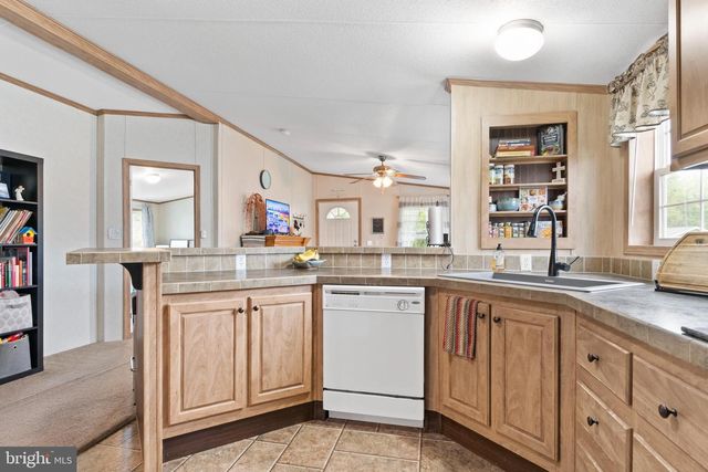 66 MEADOWVIEW DR, New Bloomfield, PA 17068