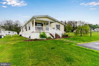 66 MEADOWVIEW DR, New Bloomfield, PA 17068