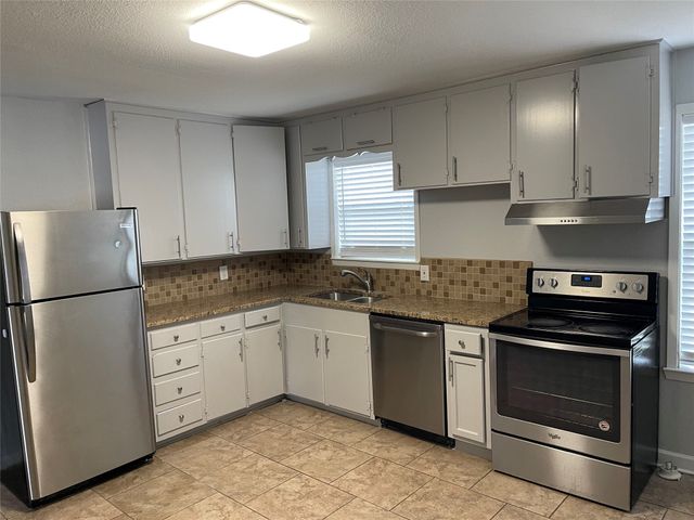 128 Cindy Lane, Burleson, TX 76028