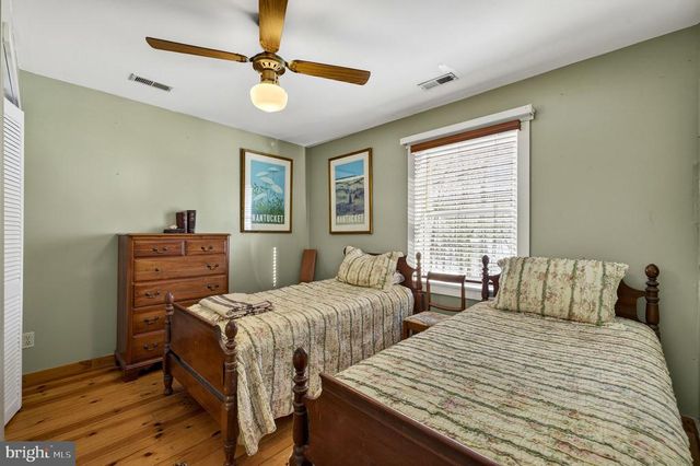 10418 CLIFF MILLS RD, Marshall, VA 20115