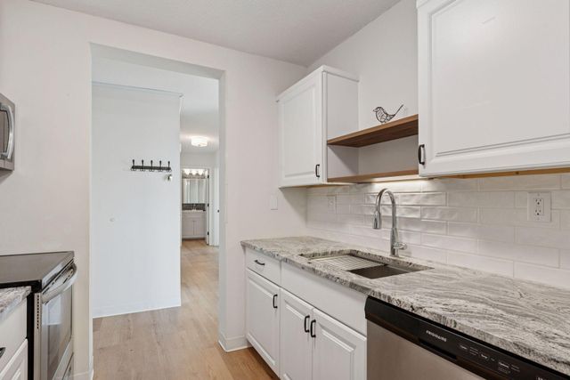 1181 Edgcumbe Road 405, Saint Paul, MN 55105