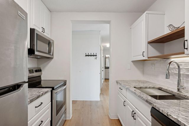 1181 Edgcumbe Road 405, Saint Paul, MN 55105