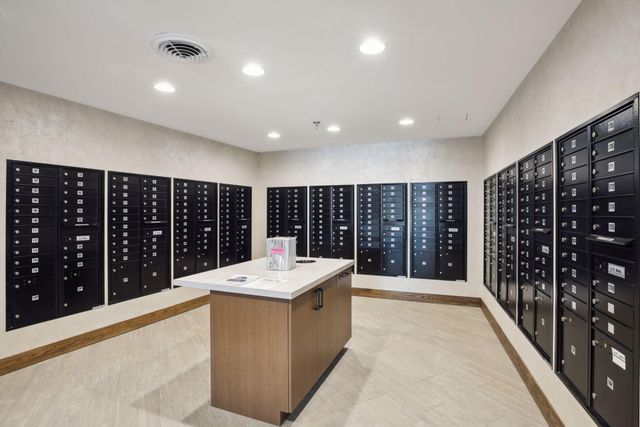 1181 Edgcumbe Road 405, Saint Paul, MN 55105