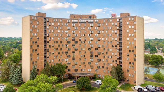 1181 Edgcumbe Road 405, Saint Paul, MN 55105